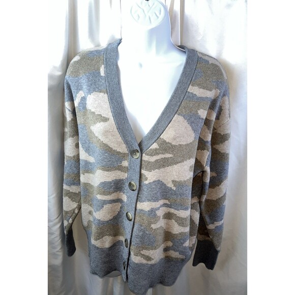 Christian Siriano Sweaters - Christian Siriano New York Women’s Oversized Camouflage Knit Cardigan Sweater M
